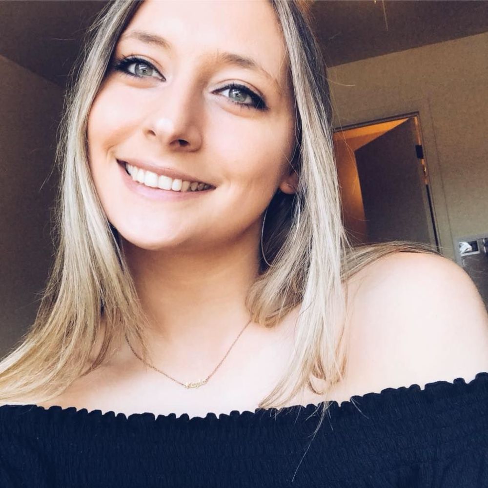 Meet your Posher, Kayla